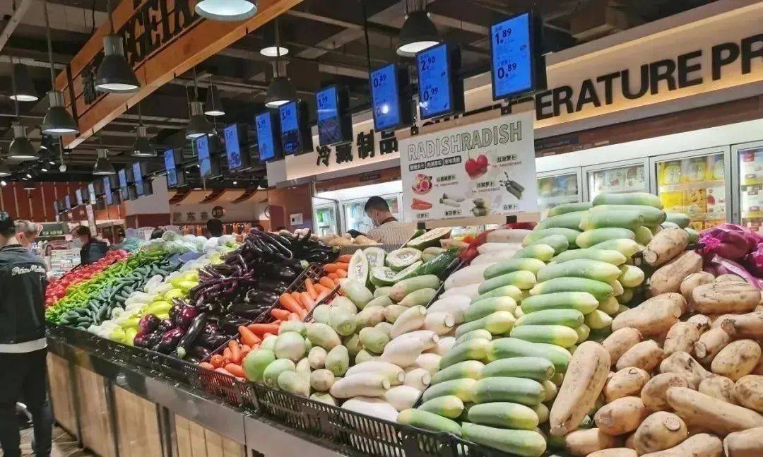 胖东来果蔬与鲜切果蔬陈列