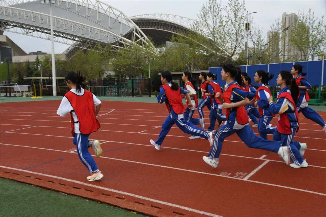 模拟场上试锋芒为中考体育热身