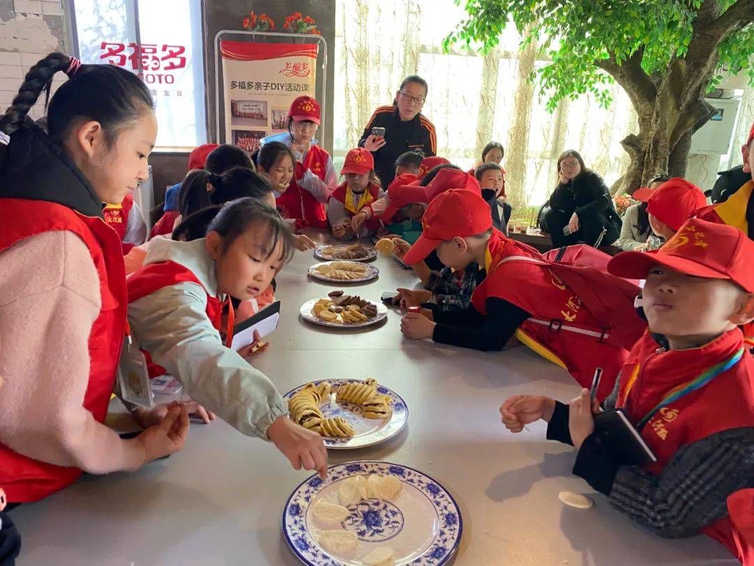 争当小小急救员体验小小火车司机探索校园里的宝藏博物馆小记者一周