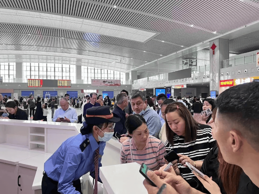 而这些列车停运,加开d3297g2278d6372g2294d6402d3137d3293z104