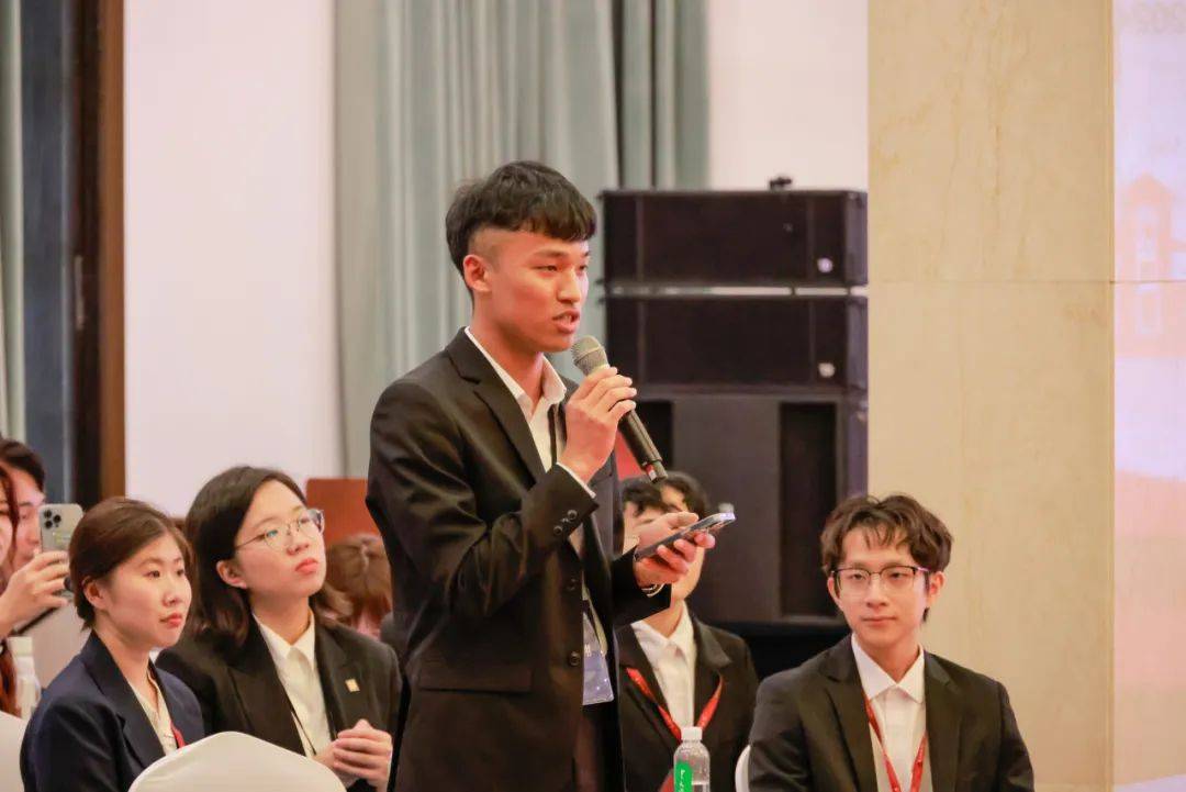 马英九率台湾青年访问中山大学共叙中山情同话青年谊