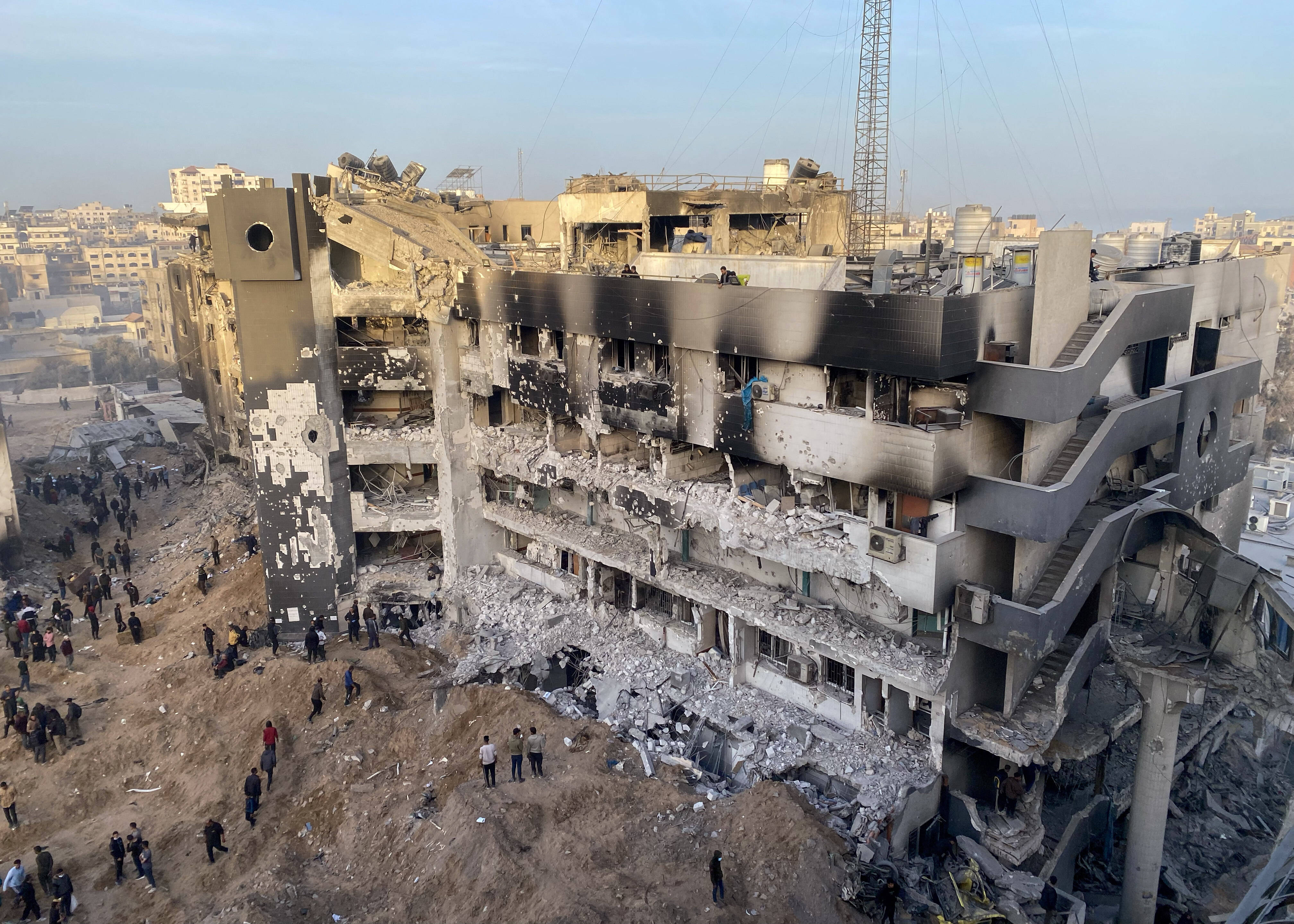 废墟里的希法医院