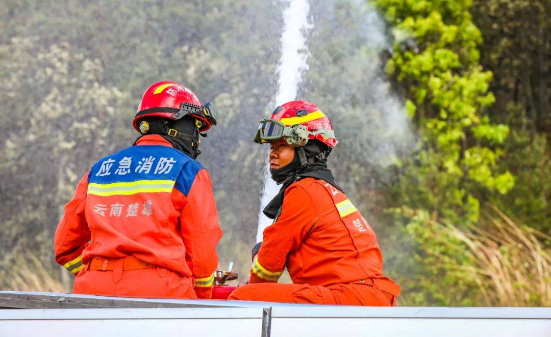 中国森林消防救援壁纸图片