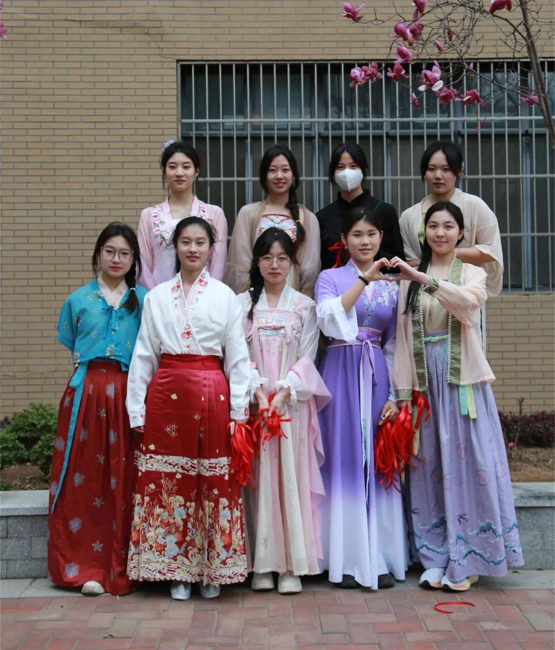 全环境立德树人趁取春光迎花朝万物筝风祈良愿