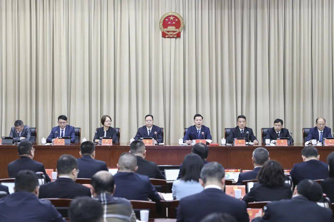 县十七届人大常委会召开第20次会议决定任命王剑峰为德清县副县长代理