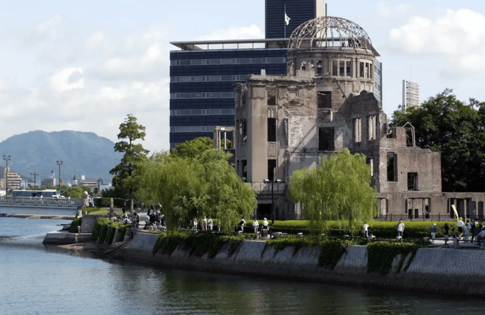 被原子弹轰炸后100年不能住人为何广岛长崎现在住这么多人