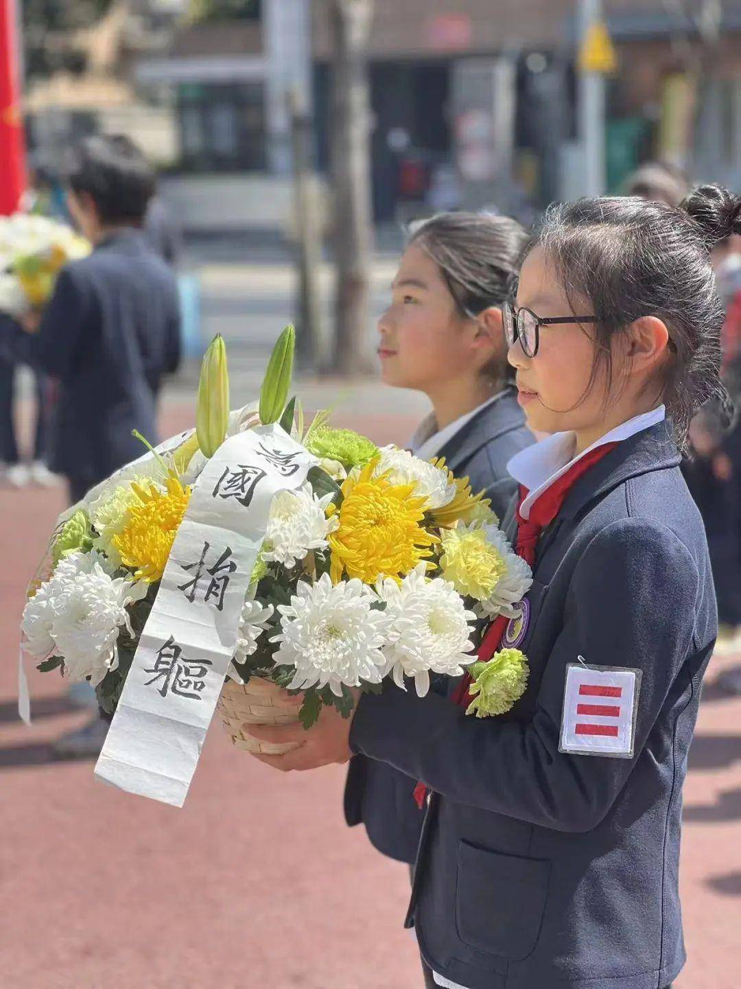 清明节 虹口学生这样缅怀先烈……_上海市_活动_烈士