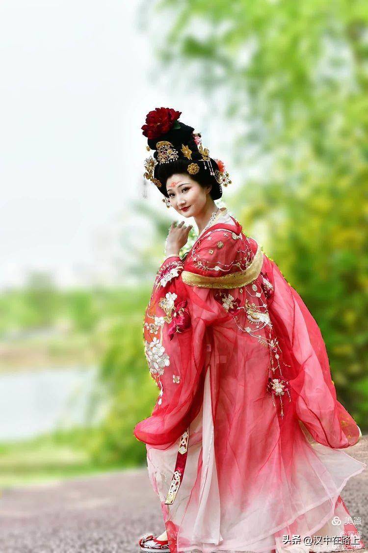 中国汉服之美在汉中