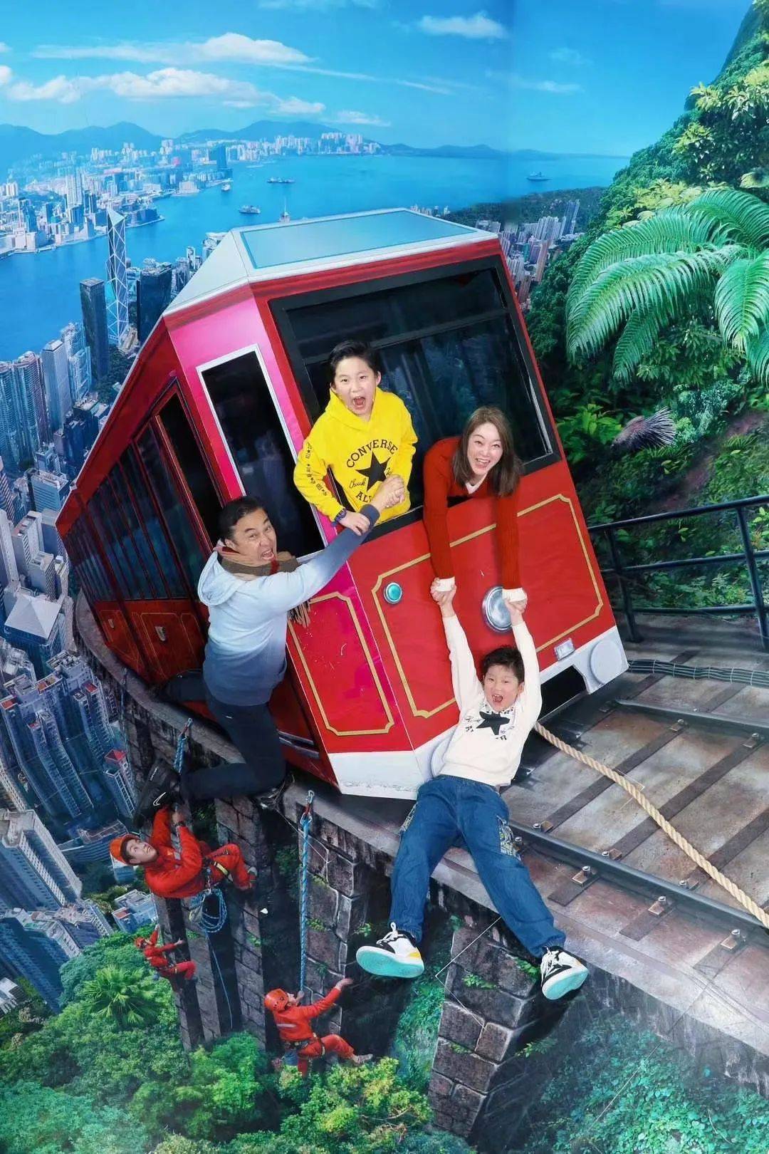 未来学部人物志何靖晞何靖宇勤学乐思灿若星辰