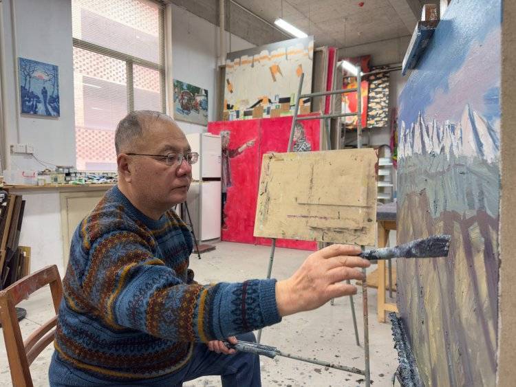 诗情画忆油画飞夺泸定桥作者刘国枢的女婿老人画油画一直到100岁