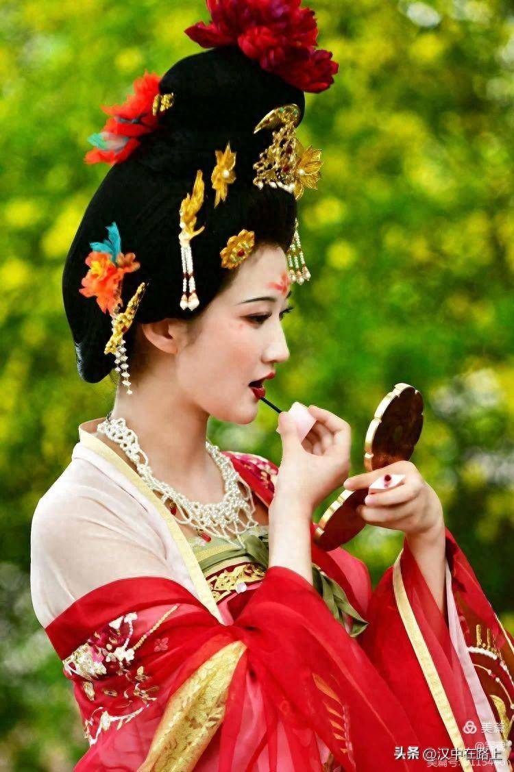 中国汉服之美在汉中
