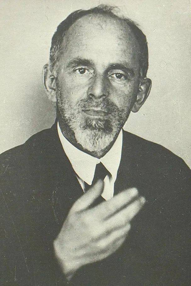 1891—1938),俄罗斯白银时代和阿克梅派的代表性诗人,散文家,诗歌理论