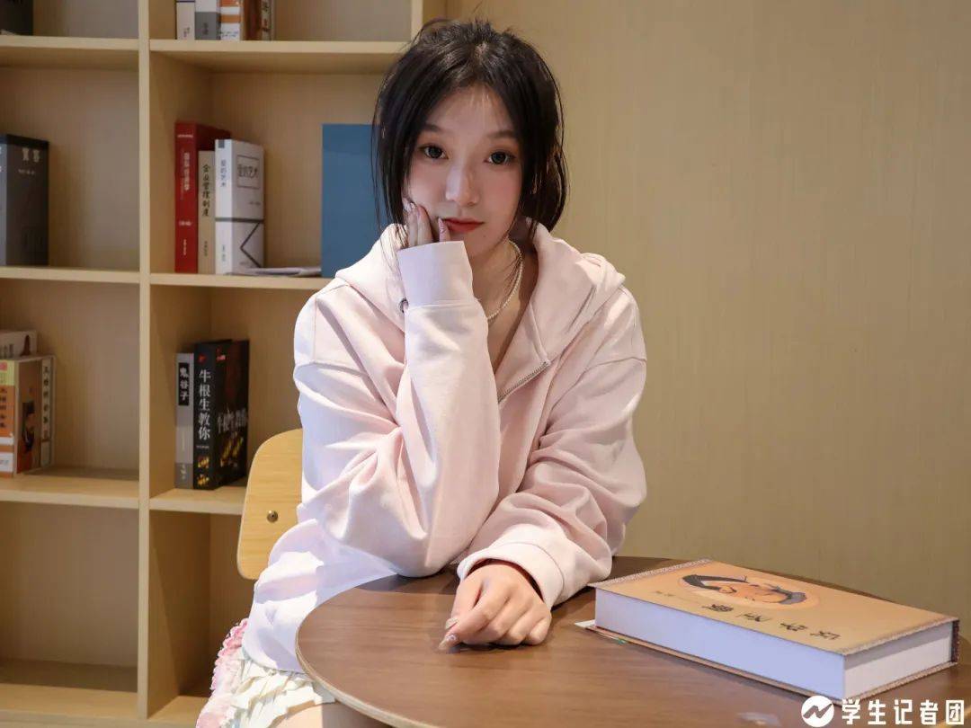 校园青年说龙光焕发繁花相伴