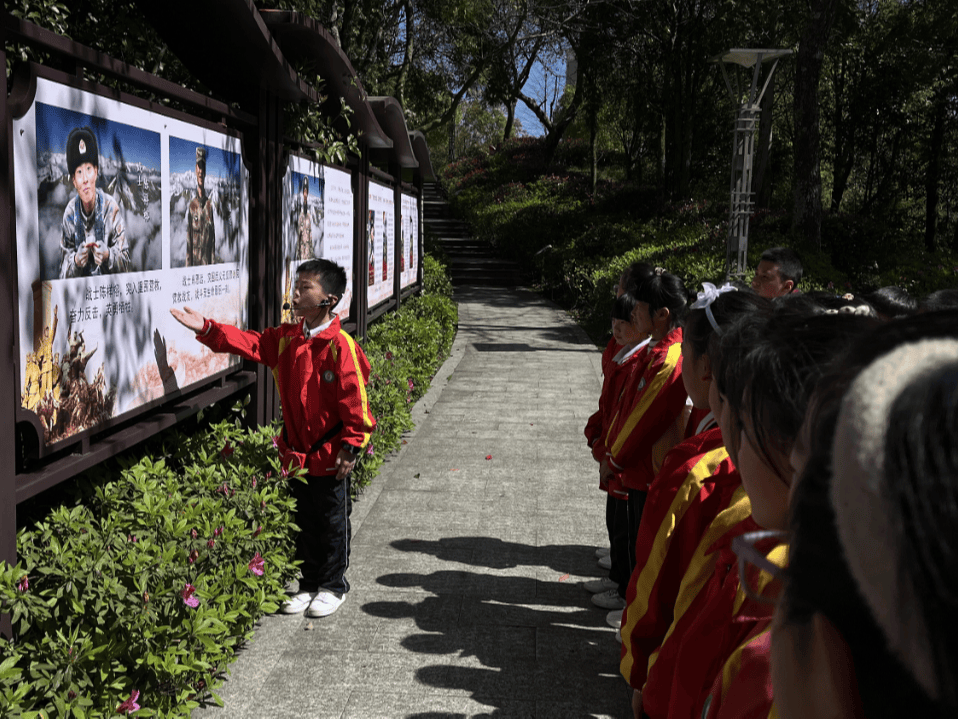 小学双溪中心小学瞻仰纪念碑长桥中心小学熙岭中心小学国旗下讲话县