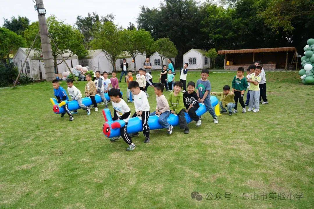 春风和煦抚心田 欢乐童行共此时——记一年级13班户外亲子活动