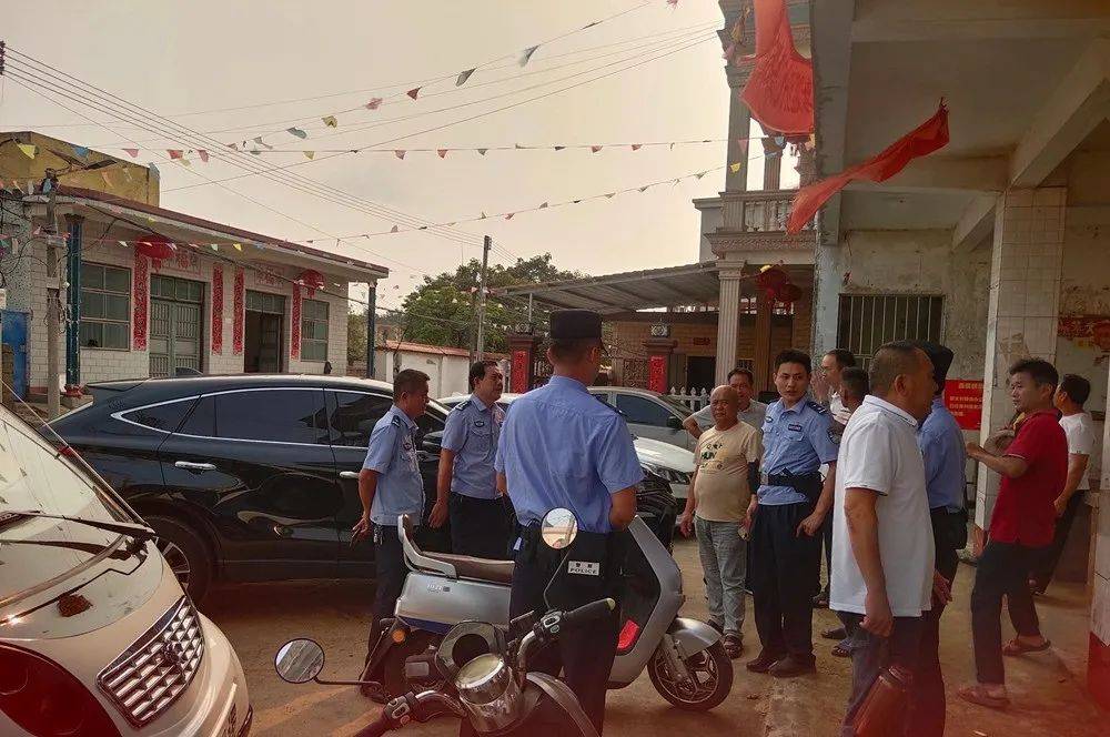 以防伤人事件再次发生在野猴出没附近巡逻已经安排人员万宁市和乐镇