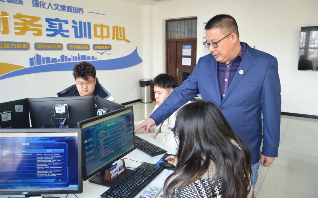 创新"思维导图 知识图谱 能力体系"教学方法,探索"谱系"教学新模式