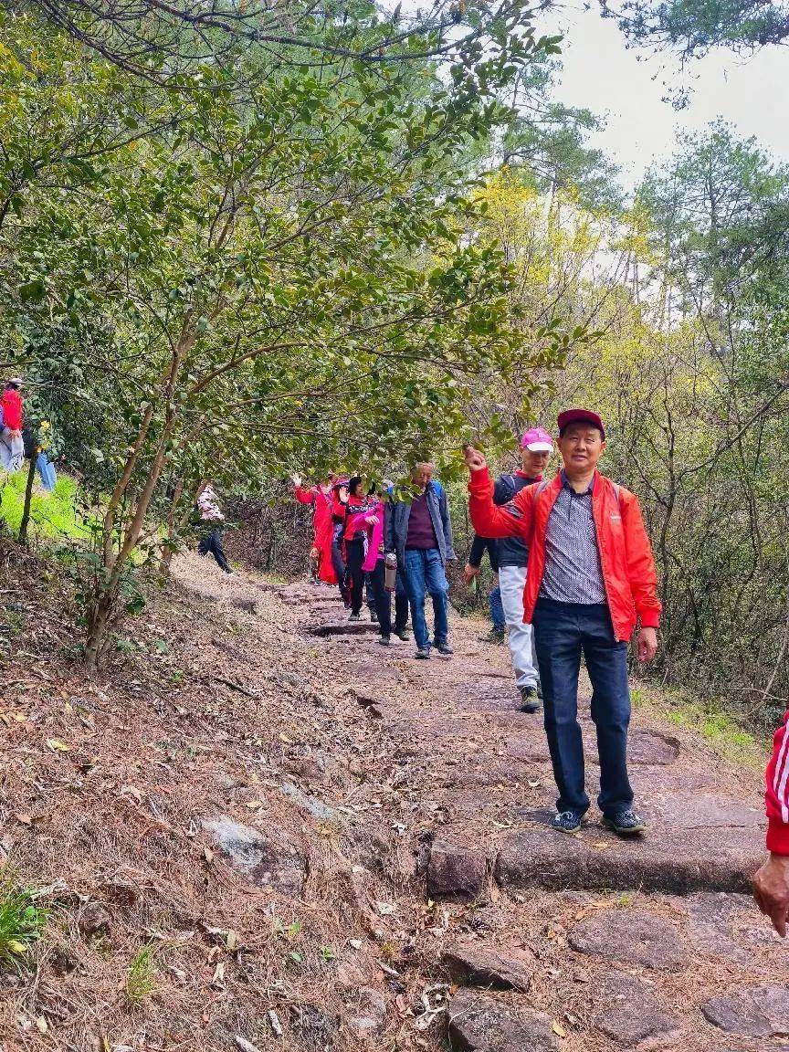 徒步乾隆古道游笕千年古村绩溪县老体协阳光户外健身队