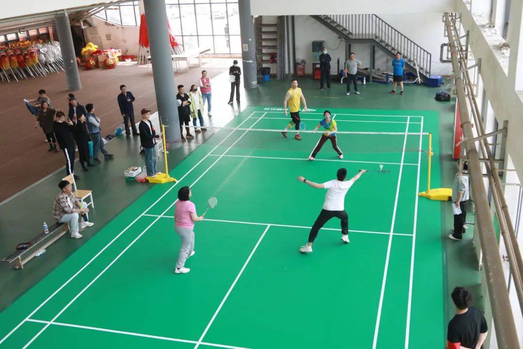 我校2024年教职工羽毛球比赛开赛