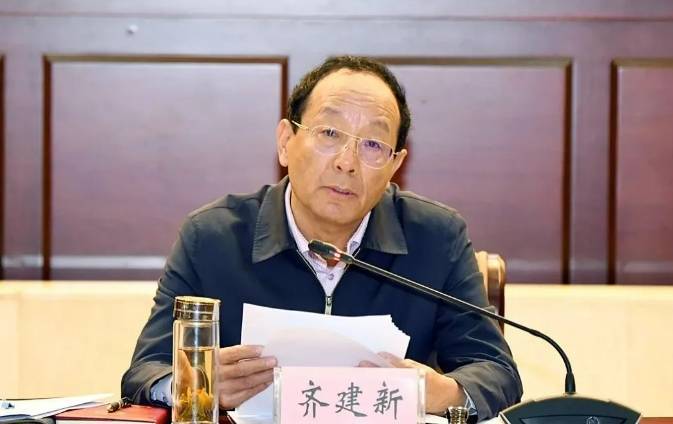 州劳动和社会保障局局长,州委组织部常务副部长,中共德钦县委书记