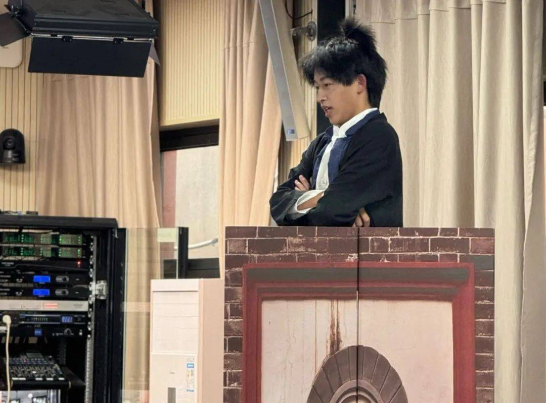 书香润心阅共享书生意气读芬芳2024年上海市泾南中学第七届紫藤书香节