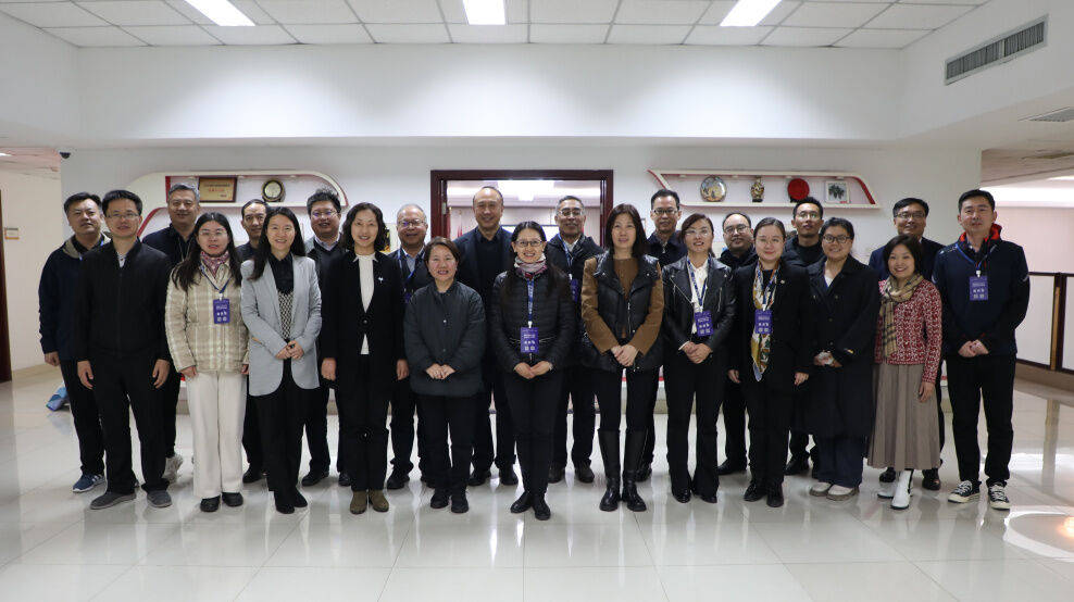 部主任杨丽红,公共资源部主任时东良,小学部主任马君艳参加此次大会