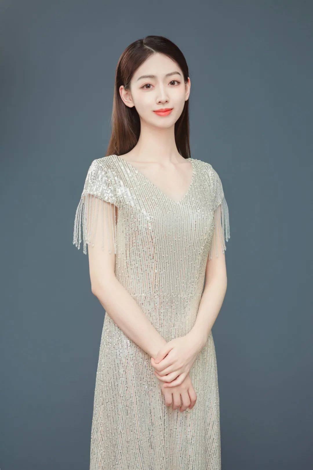 陈雅诗同济大学艺术与传媒学院音乐表演专业 2022 级研究生.