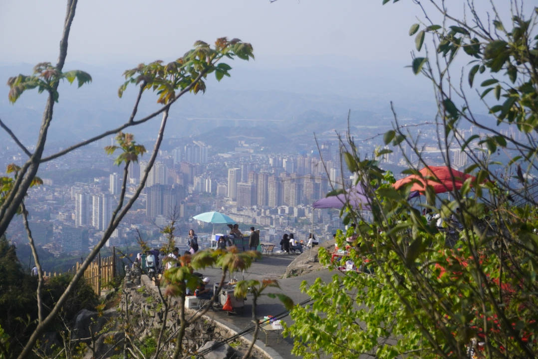 四月春光好黔东南州凯里市踏青赏春正当时