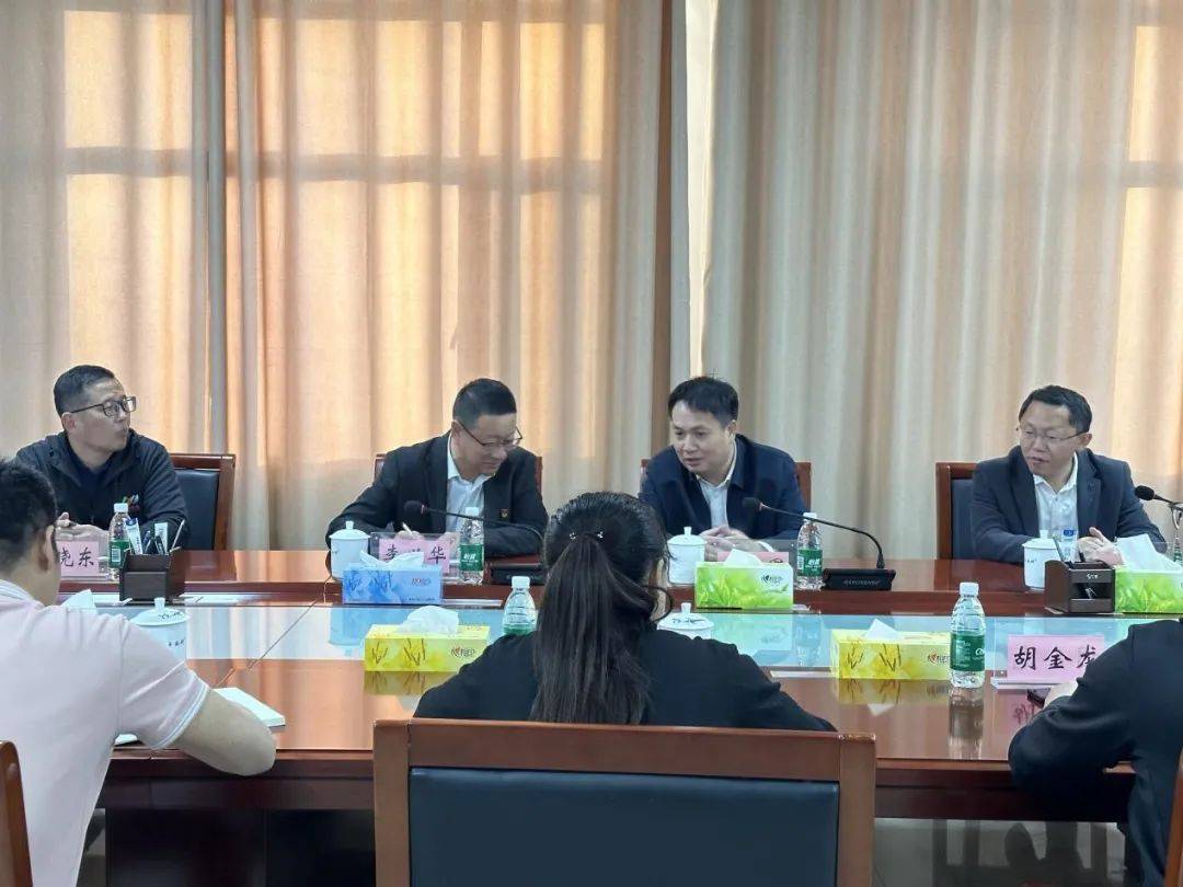 江西援疆前指召开克州三中援疆教师座谈会_教育_建设_发展