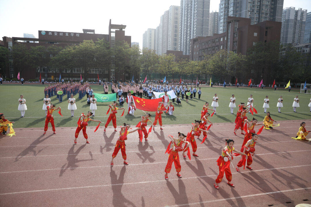 五育并举绽华彩 阳光运动强体魄——经开一校十路校区小学部第十七届