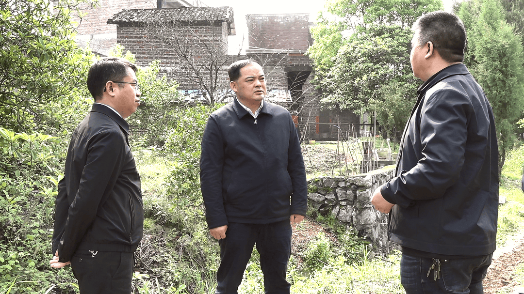 深入推进"六大新行动" 全面实施"八大行动" 李志强调研当前重点工作