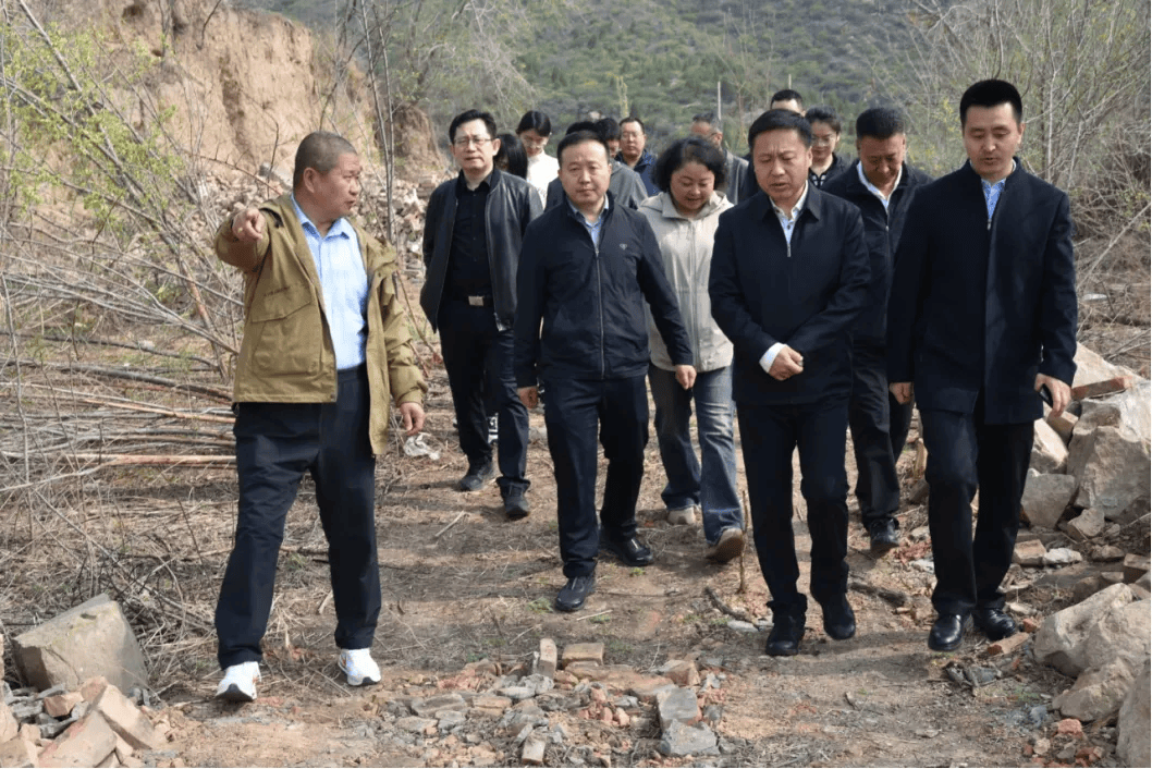 张耀调研晋源区采煤沉陷区拆除复垦等工作