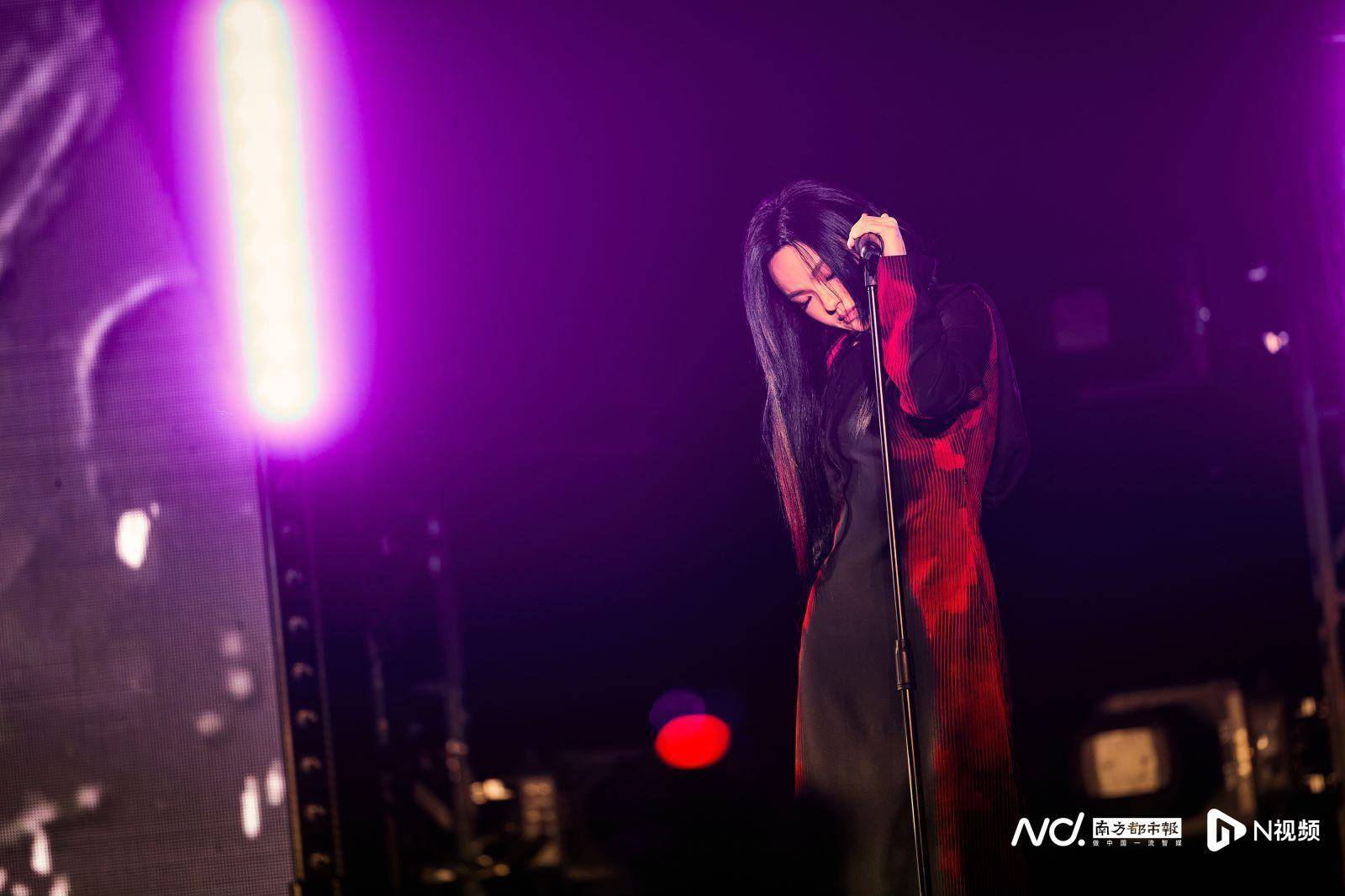 徐佳莹奢侈巡演到了成都我要去认亲啊