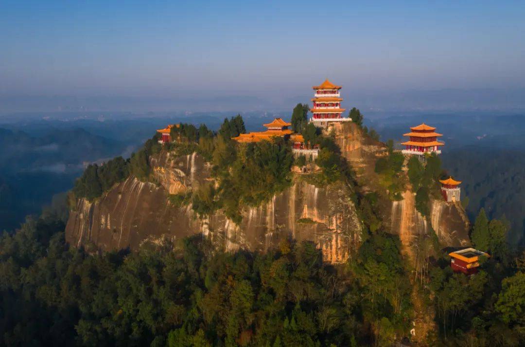 赤岸风景区龙山图片