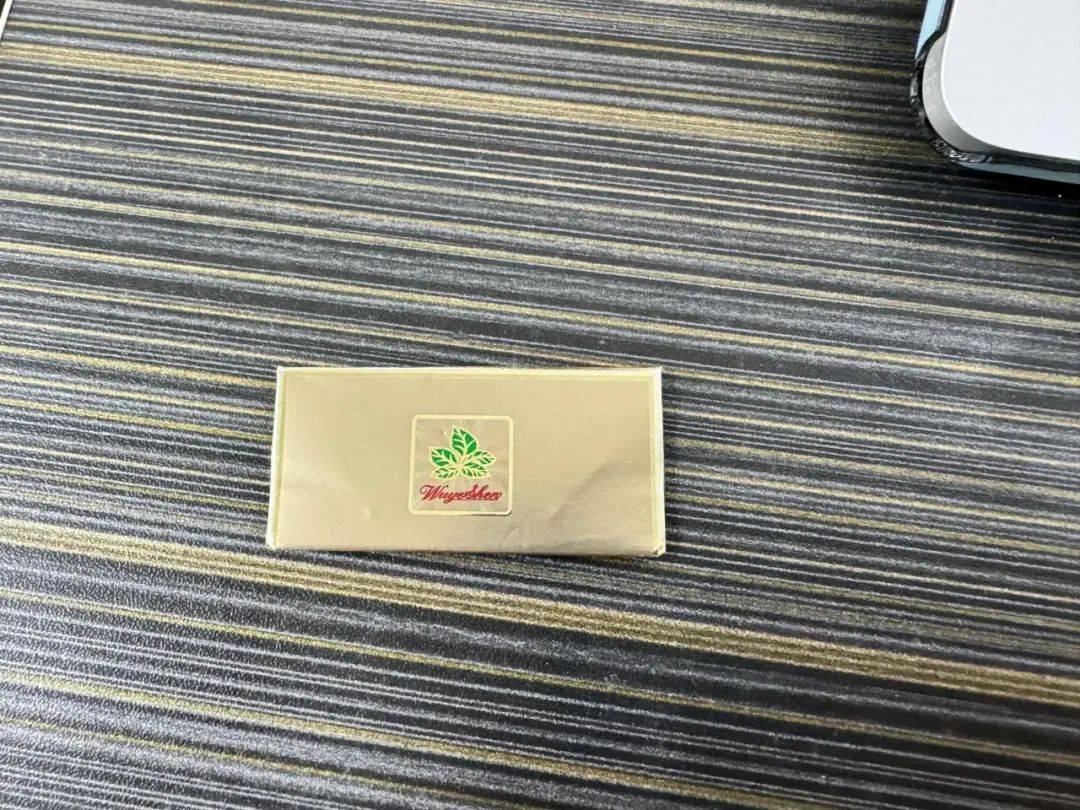 暗访小学生烟卡潮小学生对香烟品牌如数家珍