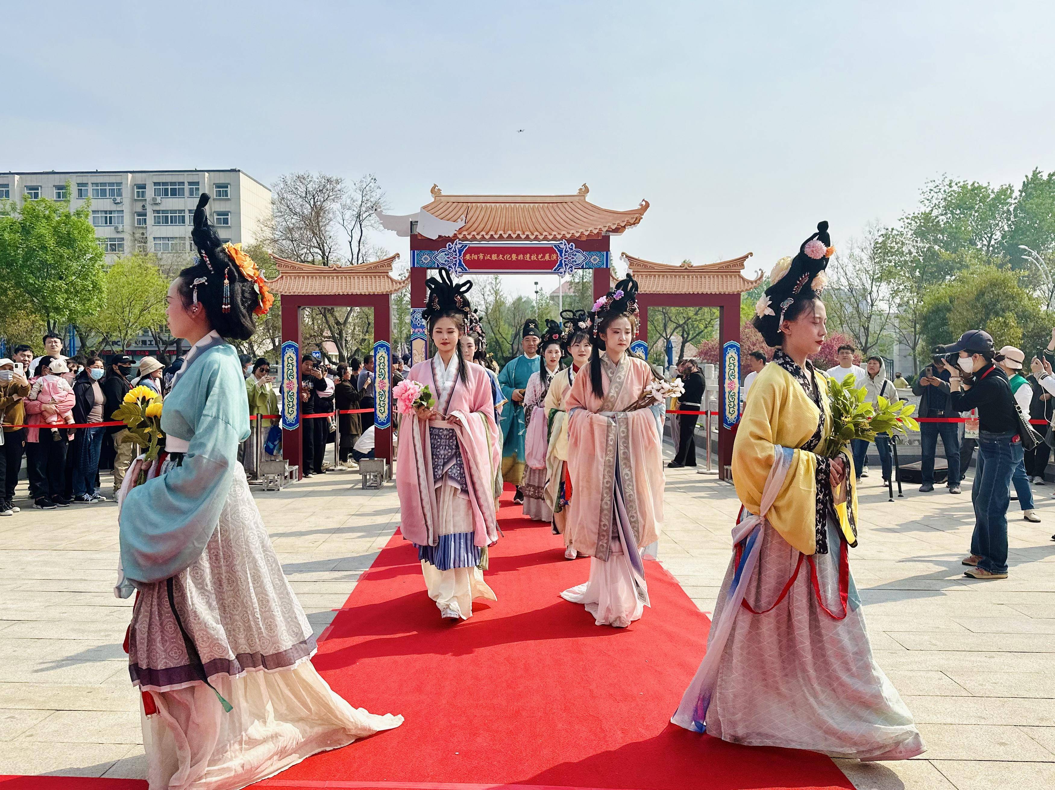 中国汤里汉服节图片