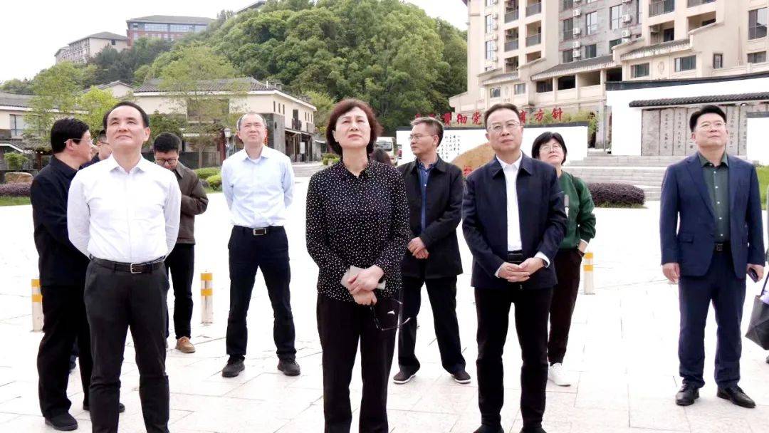 黄兰香带队到我县开展共建共享园区飞地园区发展研究课题调研