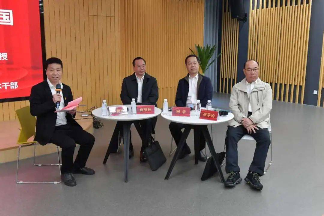 宁波大中小学生一起上的这堂课,超燃!_英雄_教育_飞机的