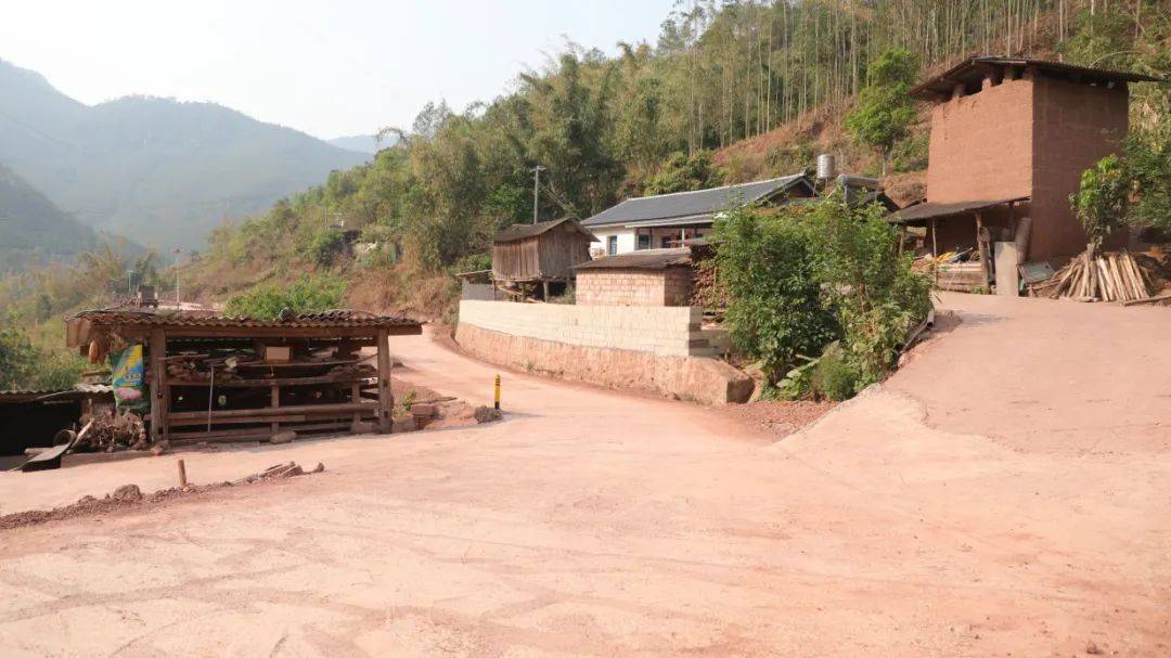 乡村振兴景谷以工代赈稳就业乡村振兴添动力