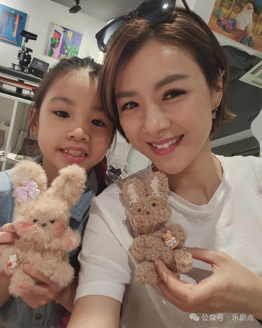 陈豪陈茵媺一家内地深度亲子游三娃纵情嗨玩全是地道游玩路线