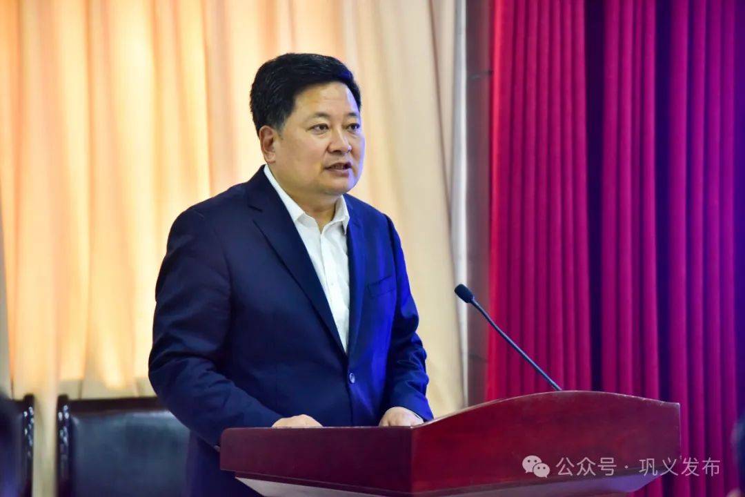 市委书记袁聚平出席活动并致辞.市领导王峰,翟旗,胡晓林,汤涛