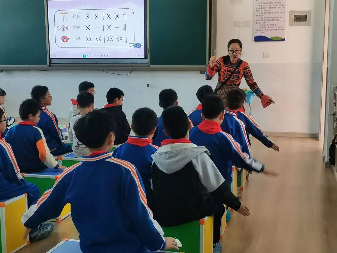 阳光教师音润课堂以乐共情福清市元载小学艺体组开展音乐公开课活动
