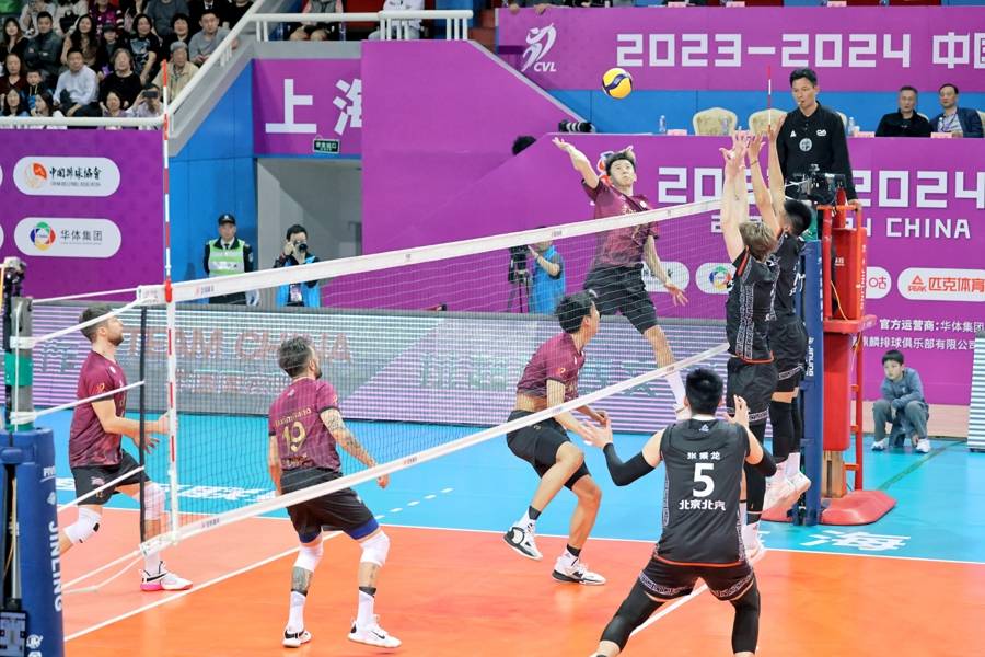 外援不适小插曲有惊无险上海男排以最强阵容再赢一场京沪大战