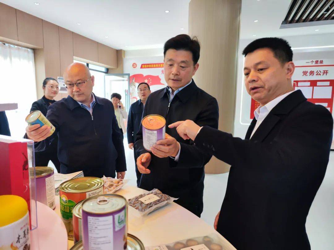 深入竹山县,竹溪县走访调研食用菌产业发展和乡村公路提档升级等工作