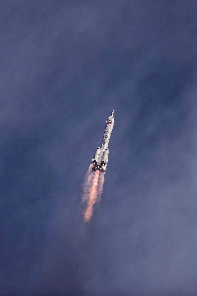 神州巡天▲图源:央视网中国人"上九天揽月"的梦想仍在继续.