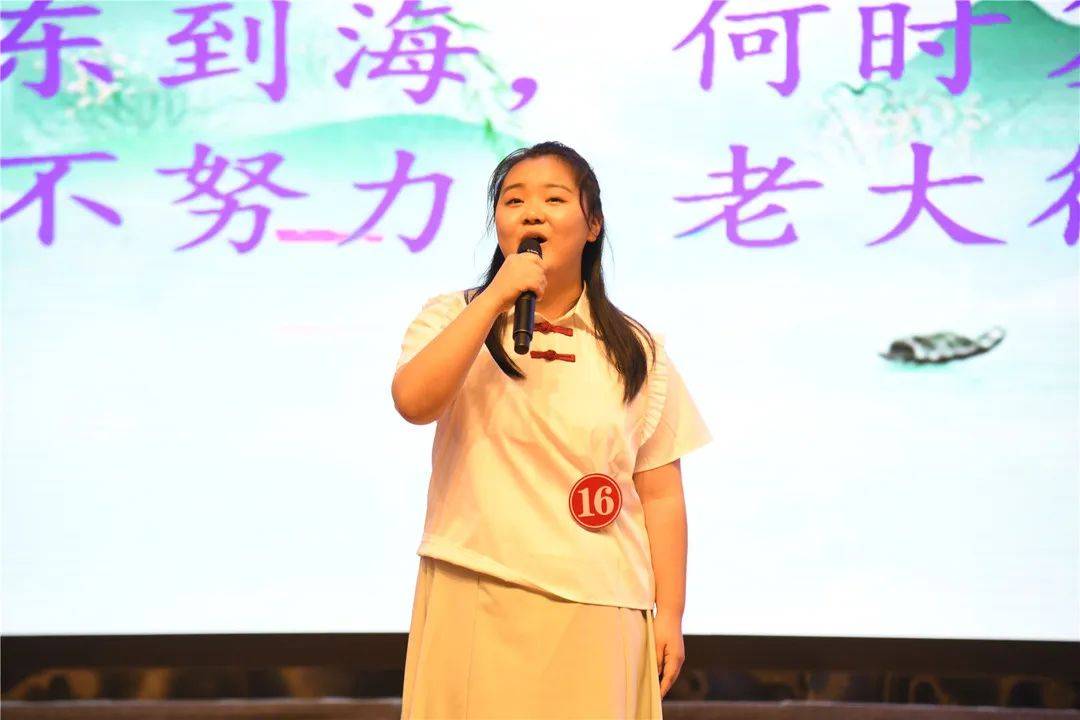 在感叹同学们的才能风采时,不得不感叹"正是丰富多彩的校园文化活动