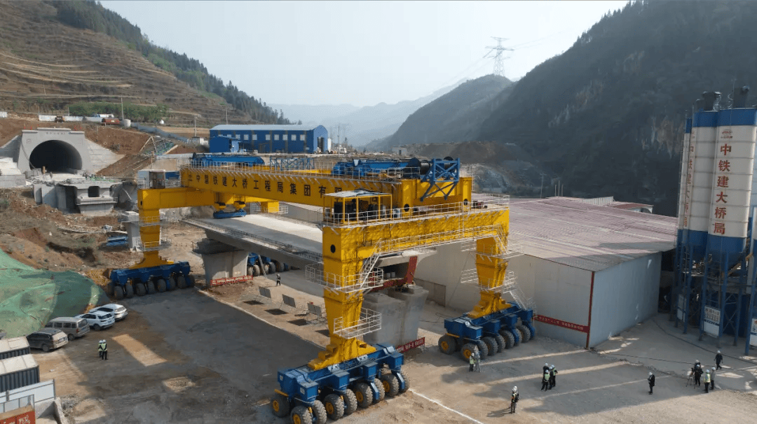 最新进展盘兴铁路建设实现技术突破