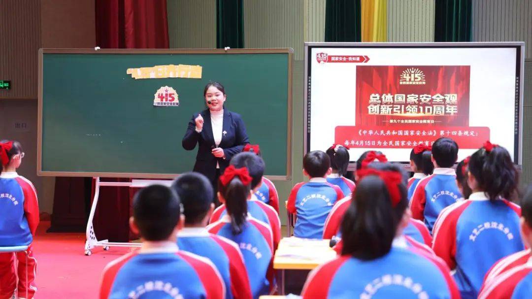 南昌中学沈北分校,沈阳市矿务局中学,师范大学附属艺术学校的师生们