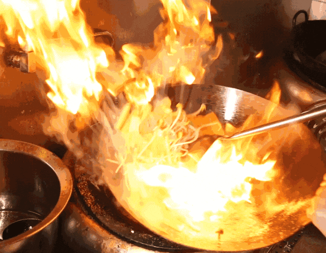 转发给爱做饭的ta油锅起火不再慌