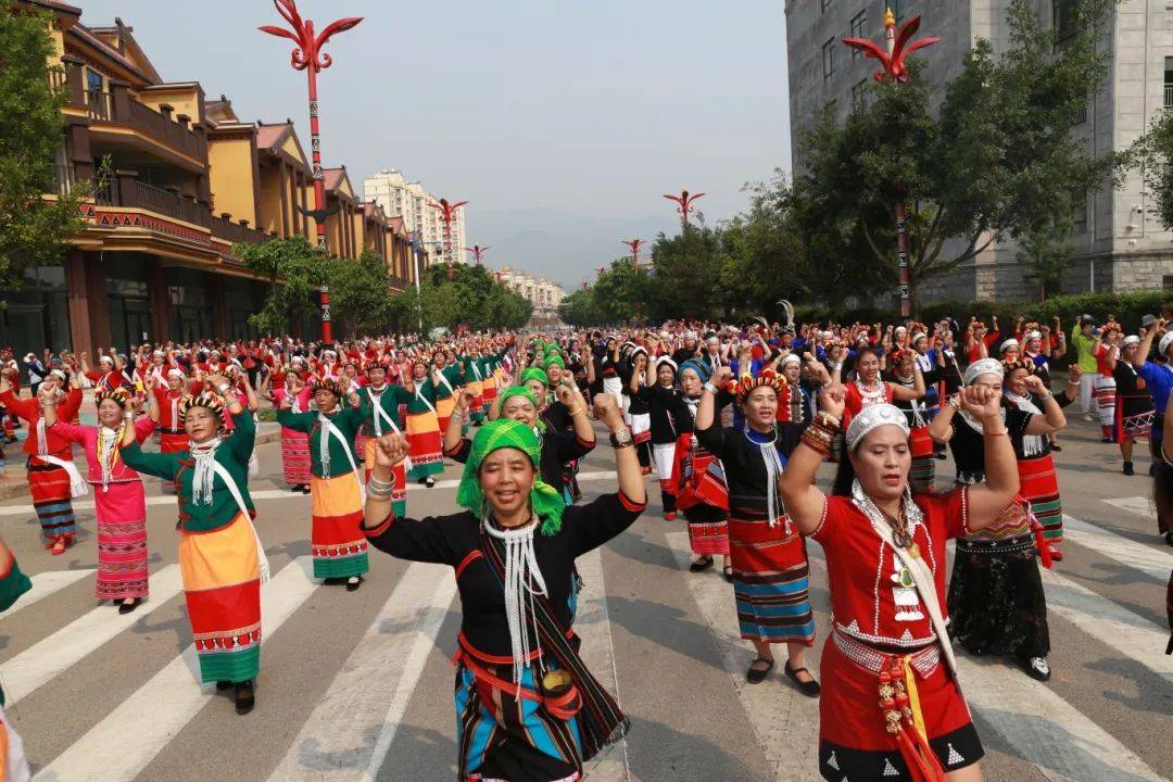 来到沧源,我感受到了佤族人民的热情和好客.